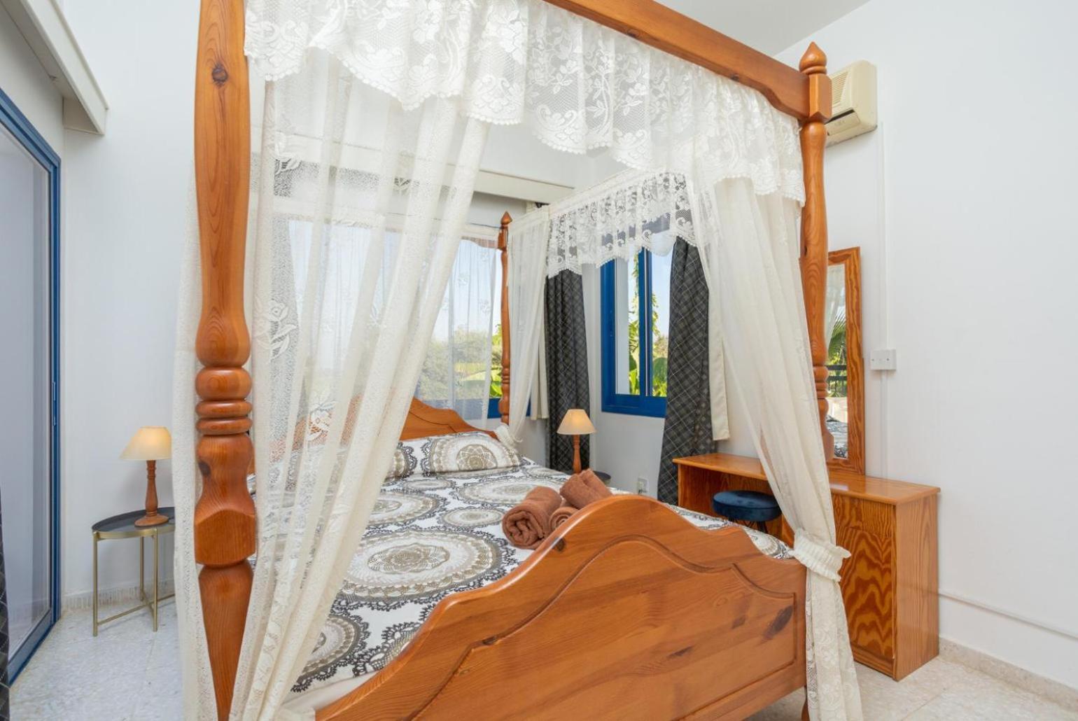 Villa Charoula Pente Paphos 外观 照片