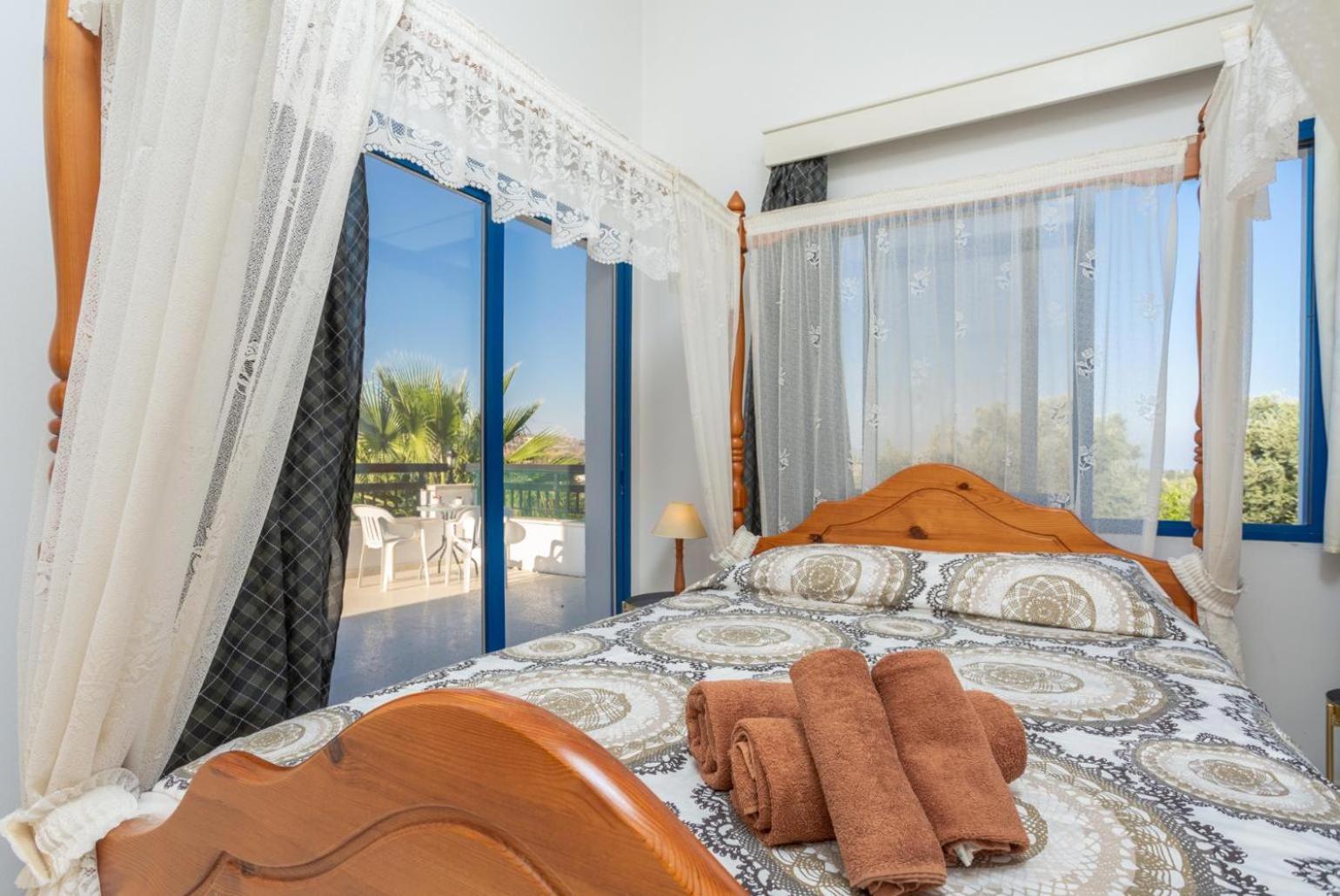 Villa Charoula Pente Paphos 外观 照片